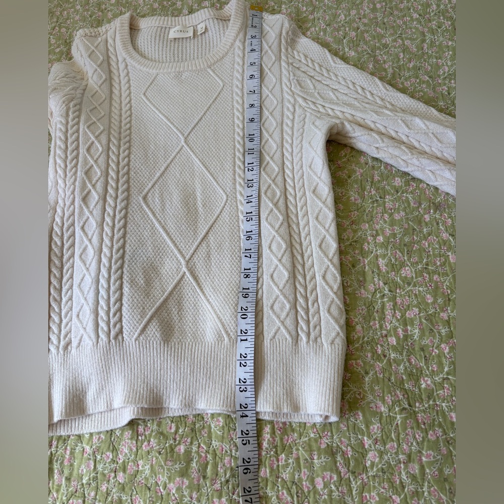 Cyrus Cream Cable Knit Sweater Ivory Size M Academy Preppy - Picture 4 of 16